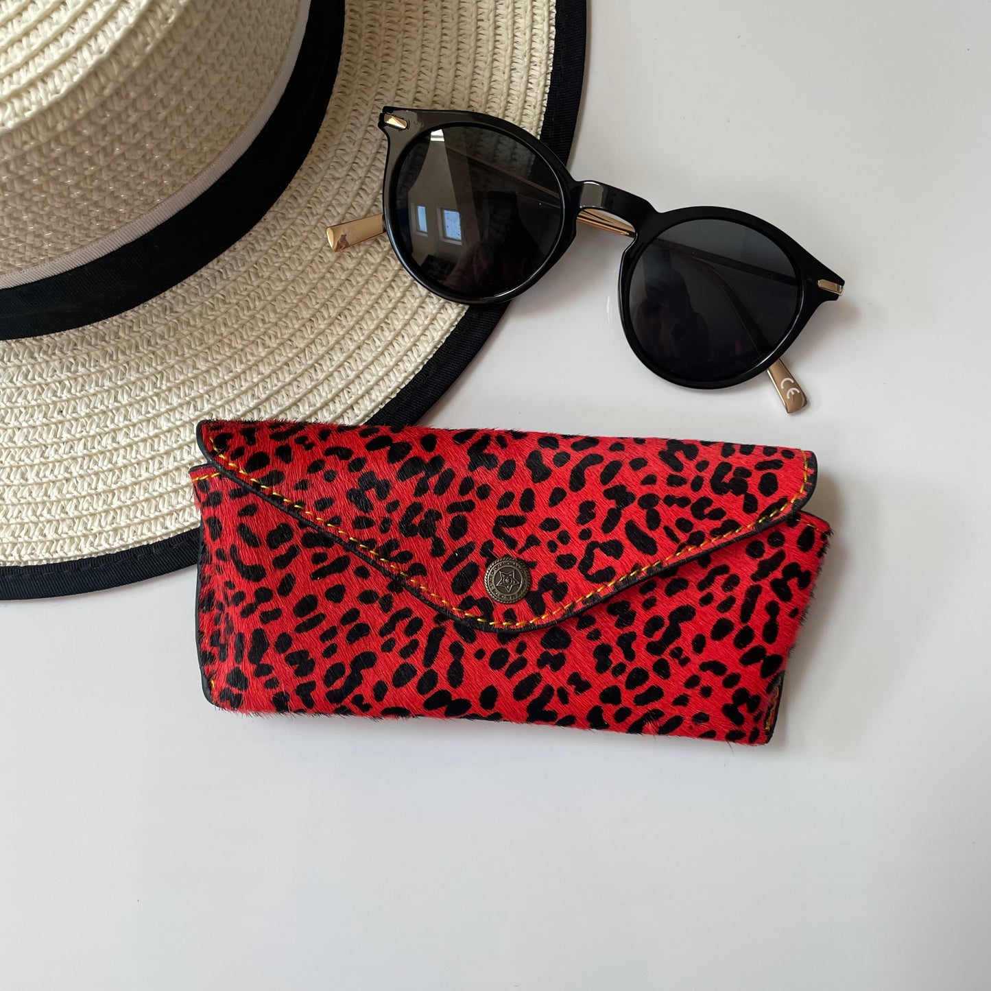 NEW Nephele Daphne Glasses Case