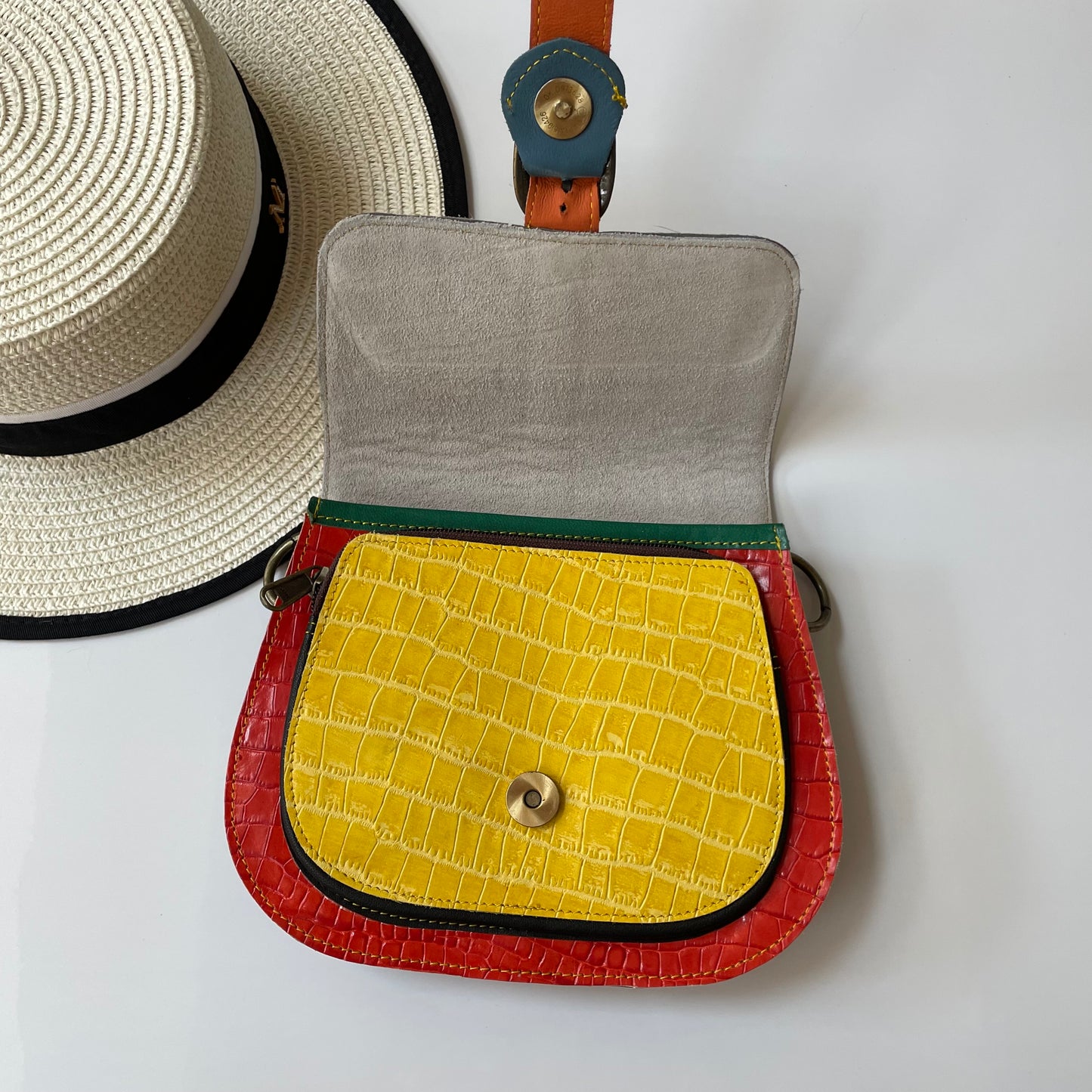 OUTLET Nephele Agnes