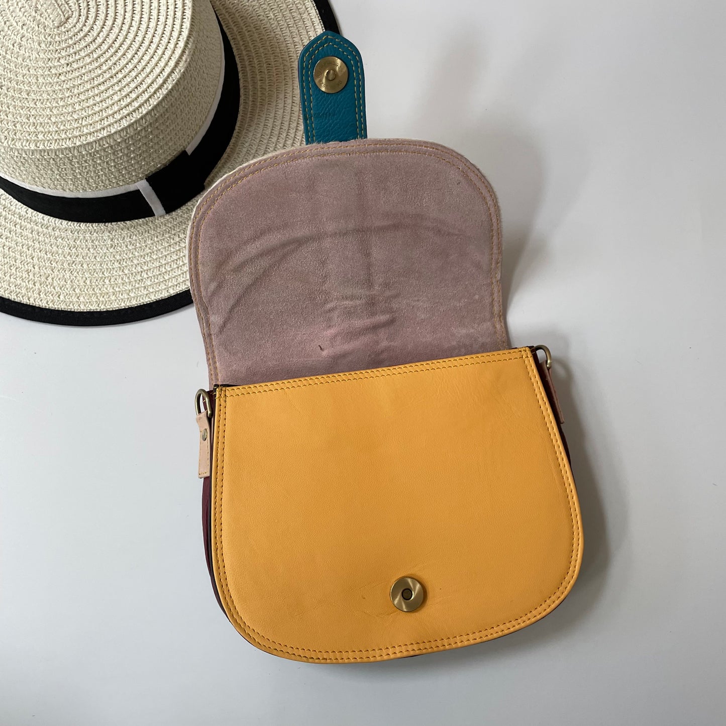 OUTLET Nephele Cecile