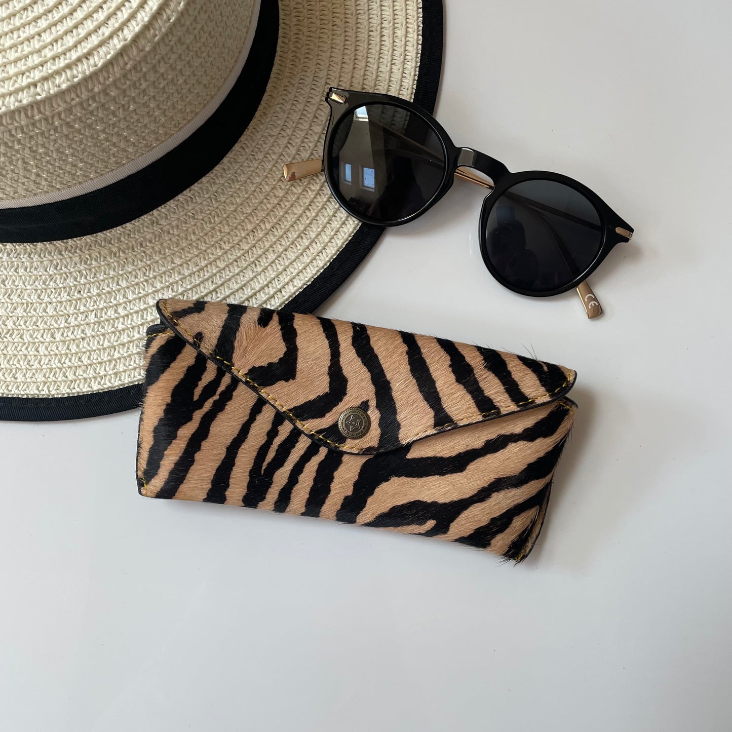 NEW Nephele Daphne Glasses Case