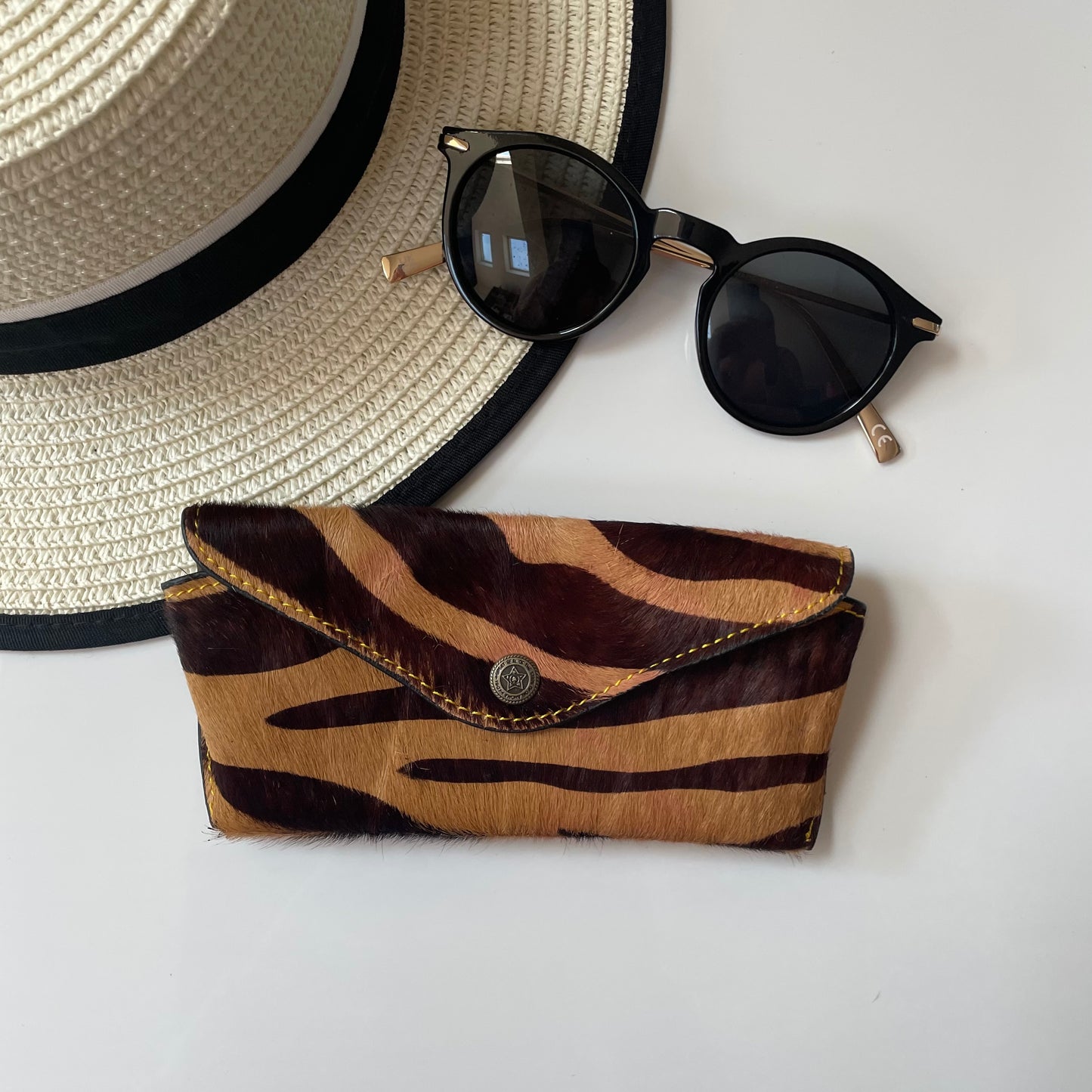 NEW Nephele Daphne Glasses Case
