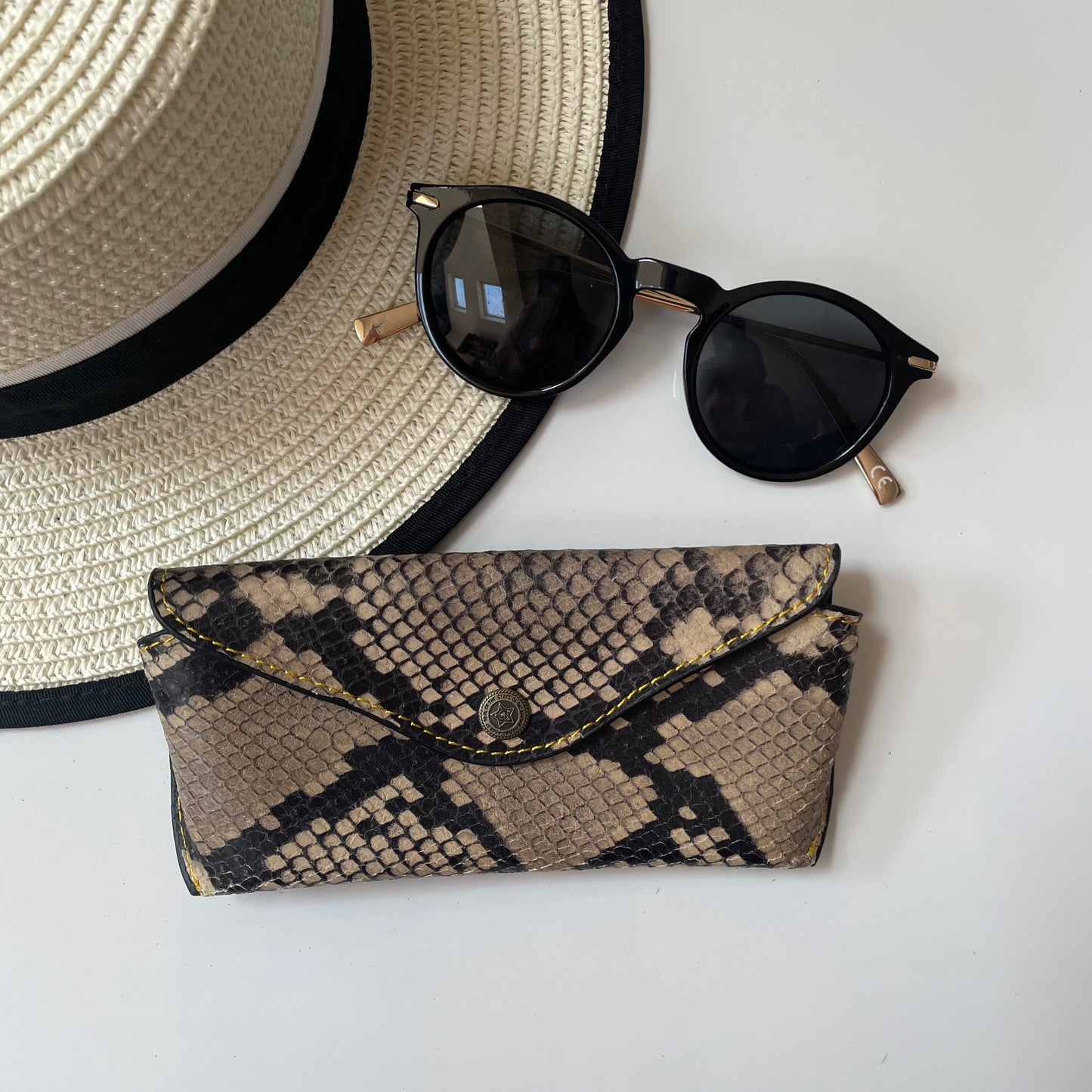 NEW Nephele Daphne Glasses Case