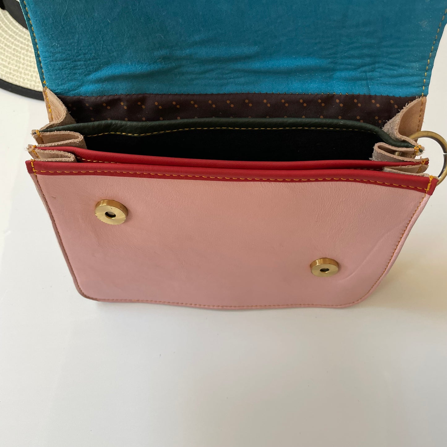 OUTLET Nephele Edna