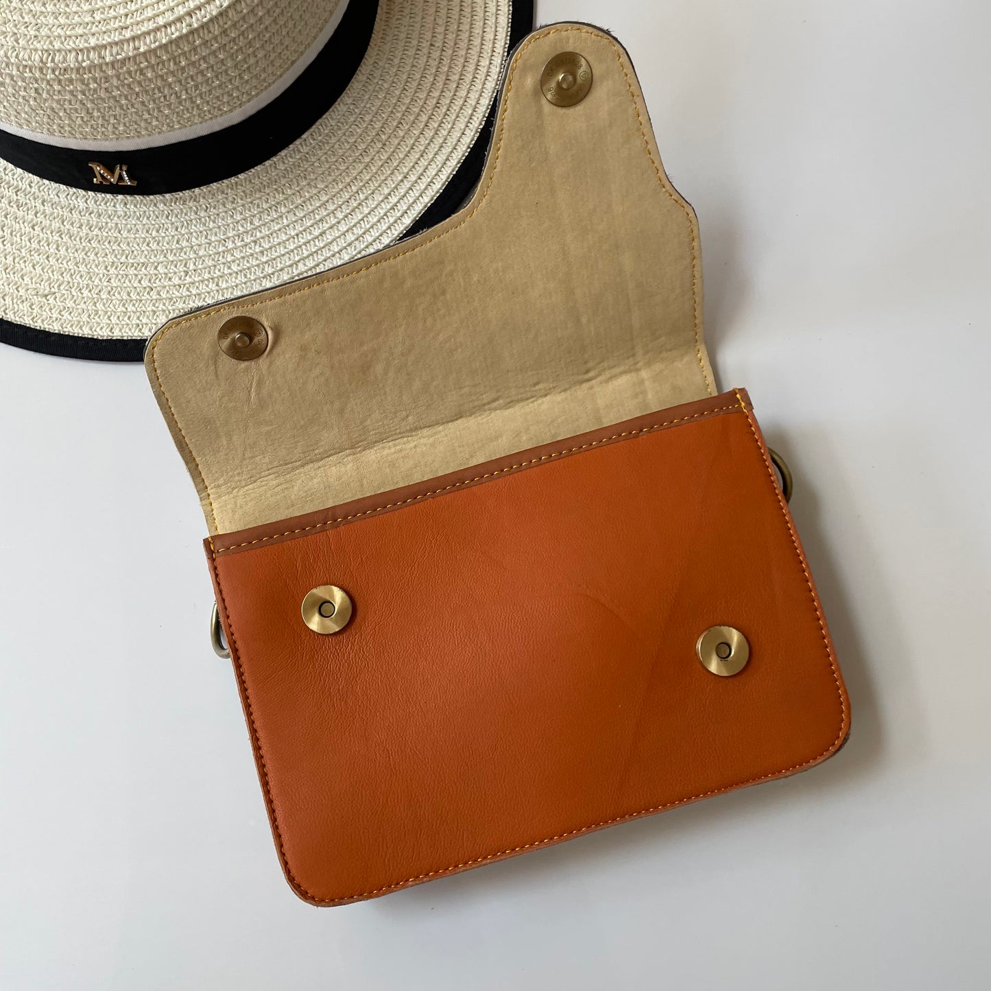 OUTLET Nephele Edna