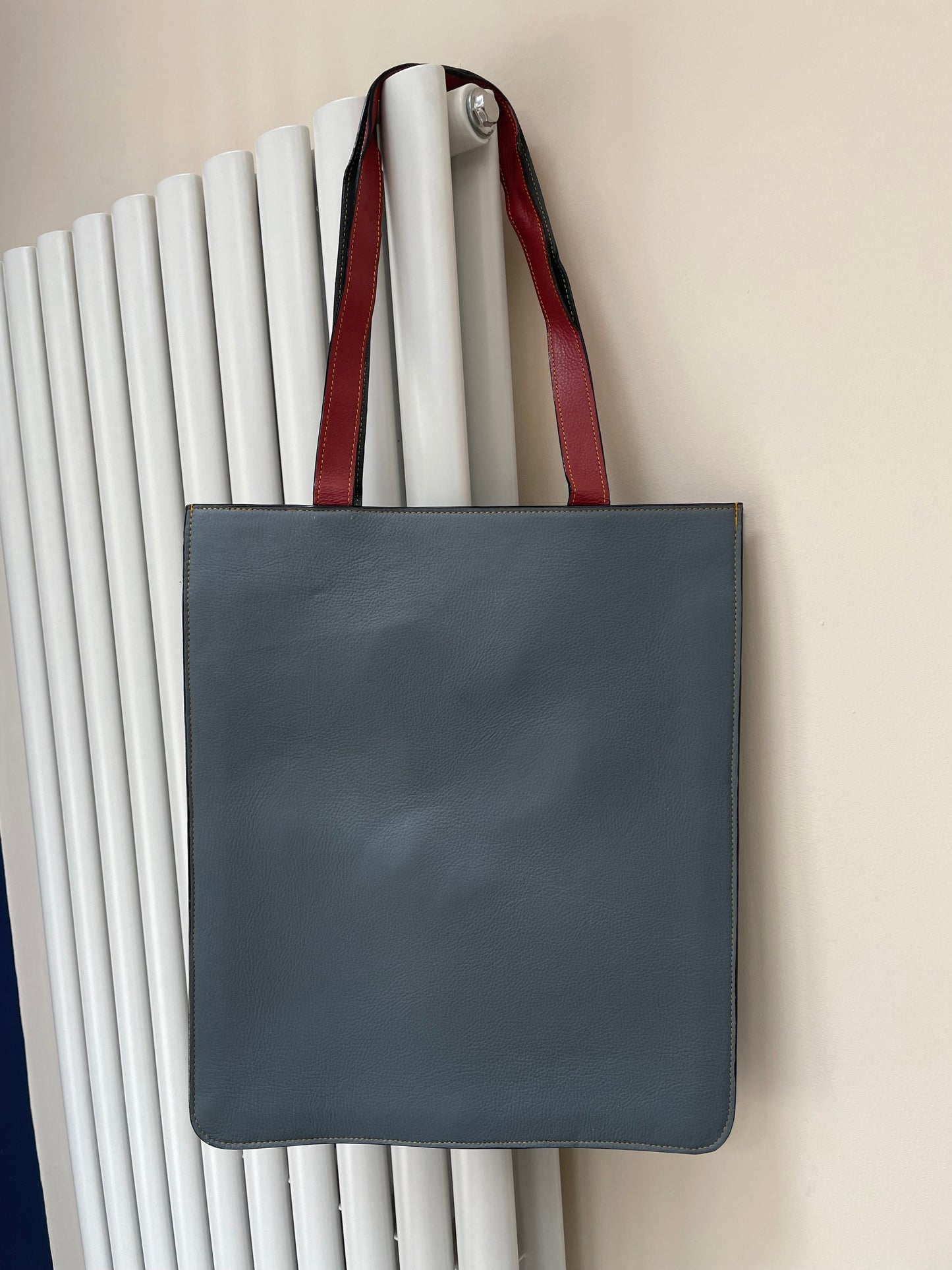 OUTLET Nephele Ida