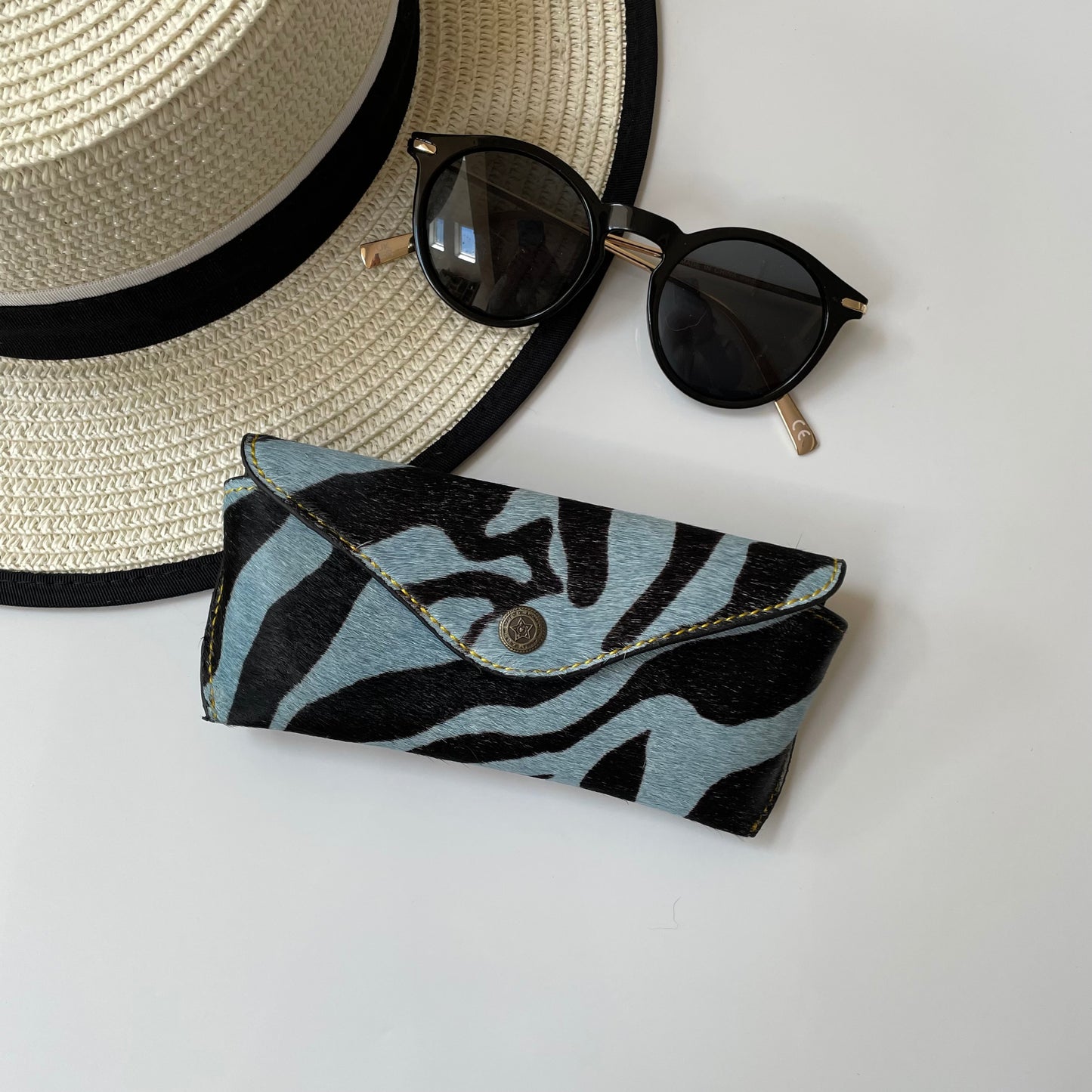 NEW Nephele Daphne Glasses Case