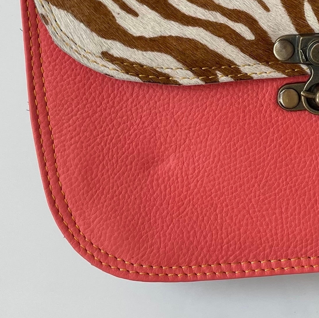 OUTLET Nephele Belle