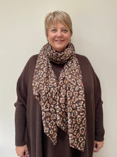 Load image into Gallery viewer, Autumn Brown Leopard Scarf
